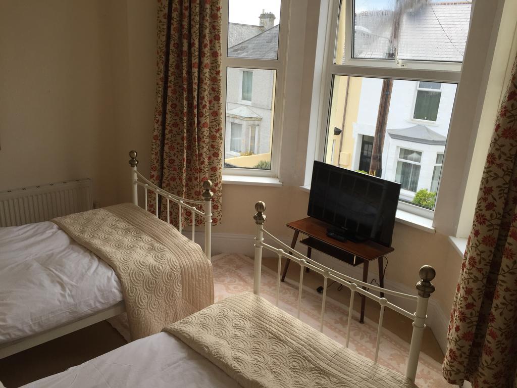Cambridge House Bed & Breakfast Торпойнт Екстериор снимка